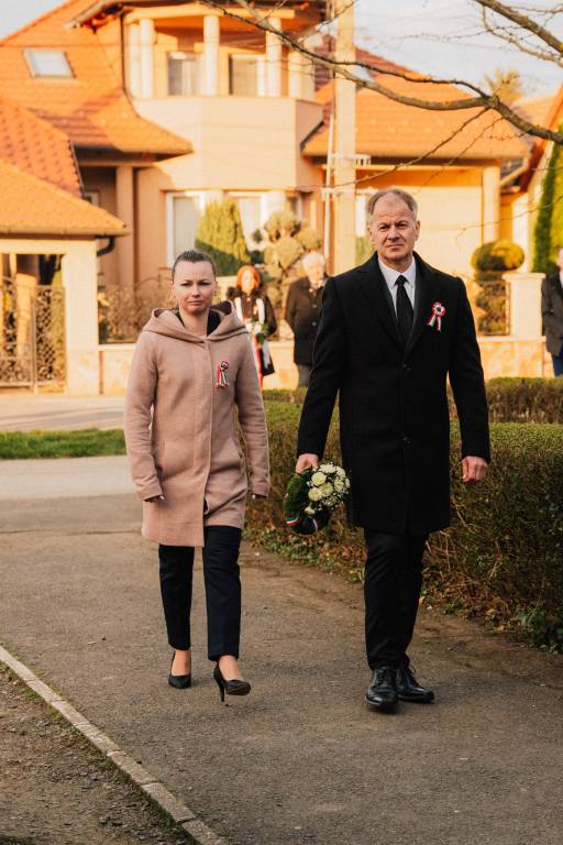 Encsi Mûvelõd�si �s Sportk�zpont, K�nyvt�r 